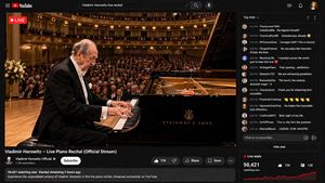 Classical Pianist Live