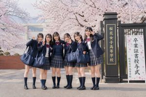 樱花树下的日本毕业照