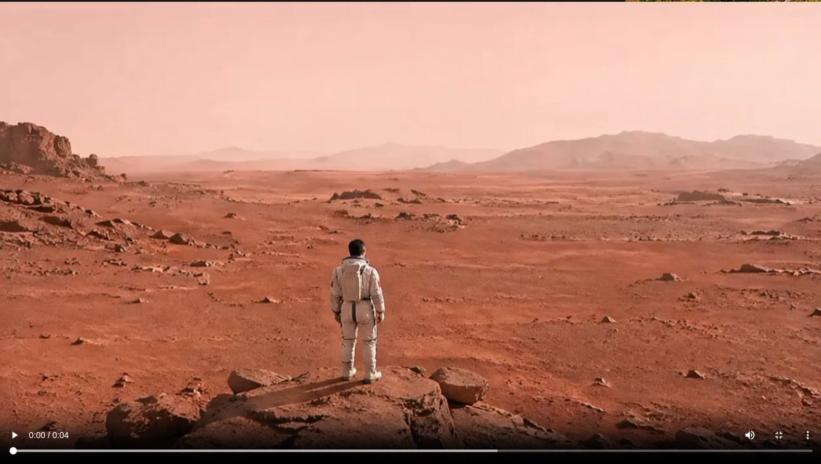 红色沙漠星球上的宇航员