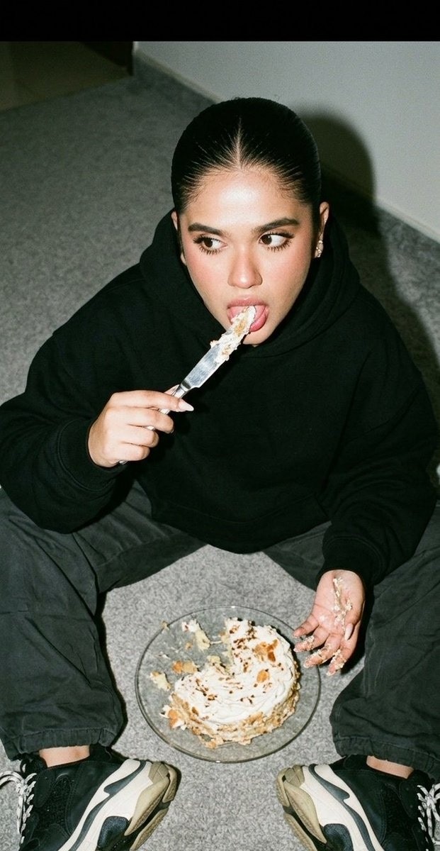 Cake Knife Street Glamour Portrait