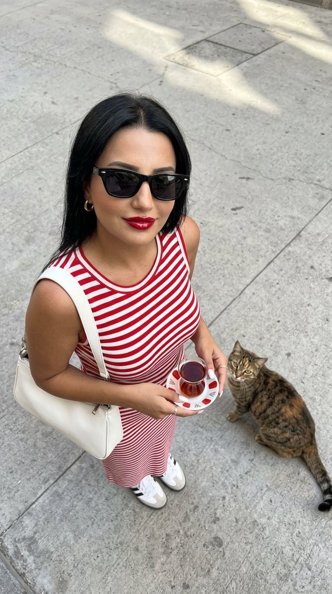 Istanbul Cat Street Style
