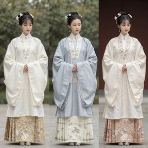 三款汉服造型对比
