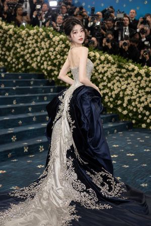 Met Gala 高定楼梯肖像