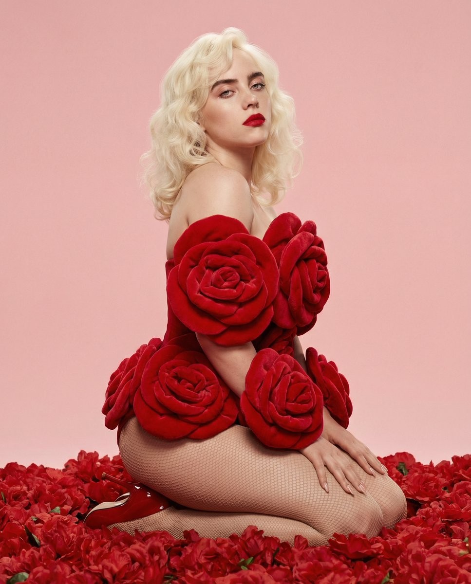 Profile / Avatar - Red Rose Glamour Fashion Editorial
