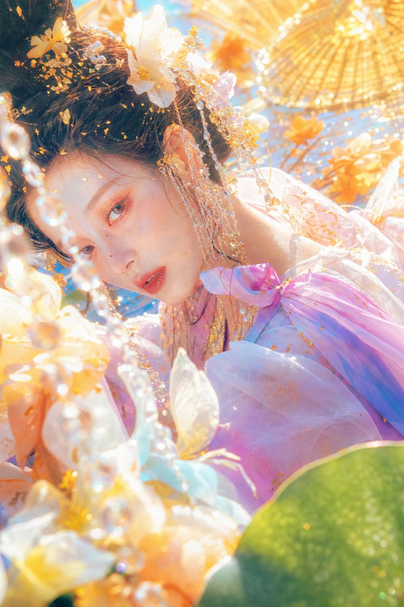 空灵花卉奇幻肖像