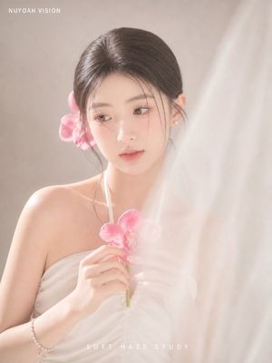 柔雾兰花影棚肖像