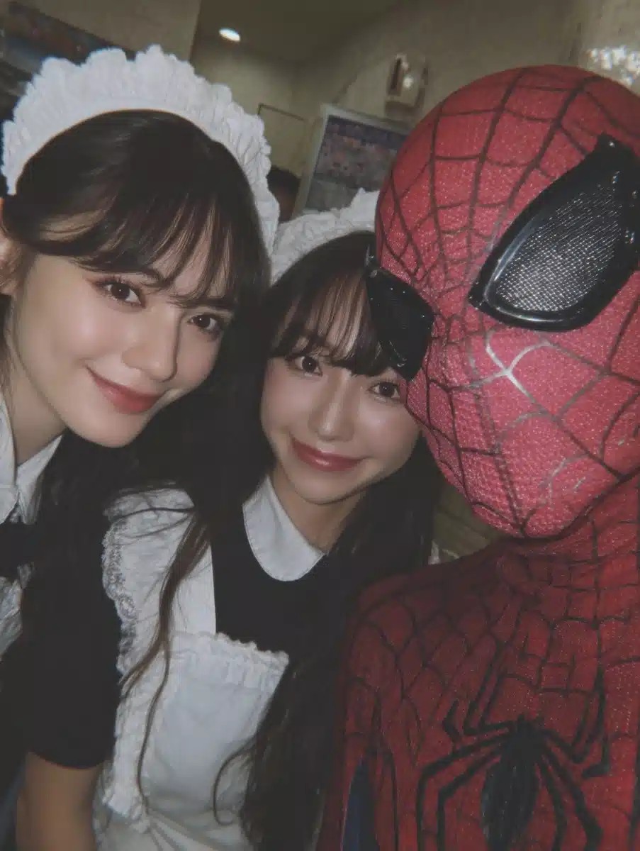 Spider-Man Cafe Selfie Photography
