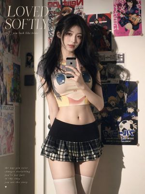 柔和阳光下的动漫风卧室自拍
