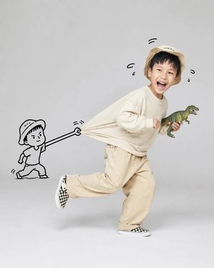 带有手绘涂鸦的顽皮儿童肖像