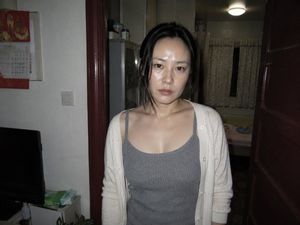 公寓闪光灯抓拍人像