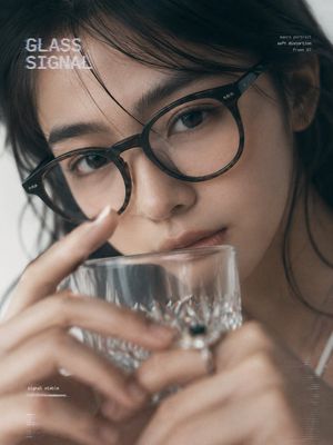 提示词：

{
  "task": "portrait_replacement_editorial_