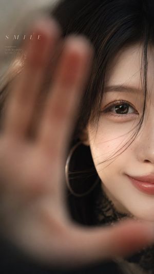特写微笑肖像