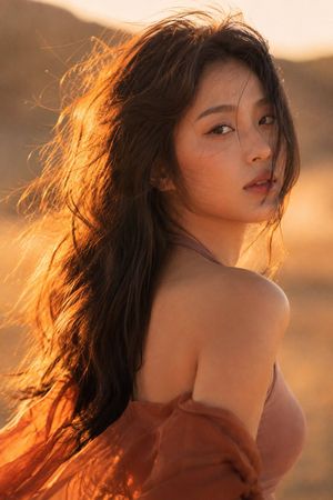 韩国女性黄金时刻沙漠肖像