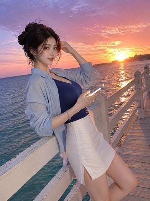夏末海滨木栈道人像