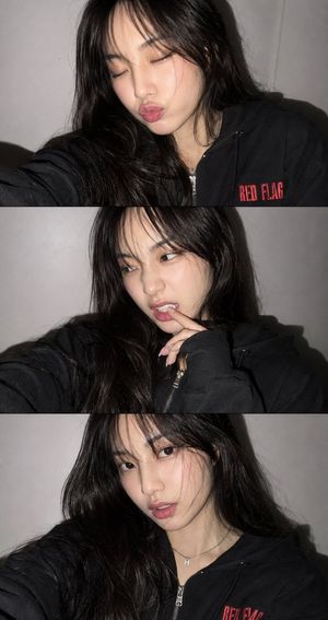 Multi-Emotion Selfie Photo Booth