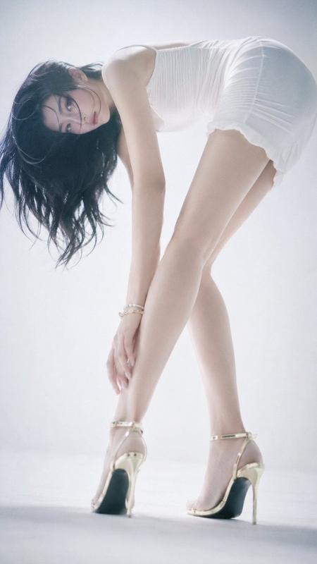 Cool White Soft-Focus Shoe Studio Editorial