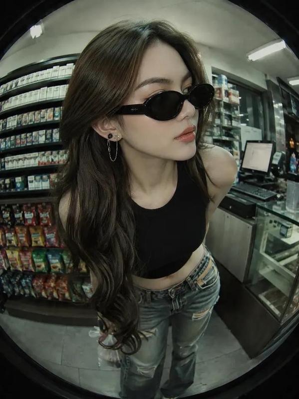 Fisheye Convenience Store Street Fashion