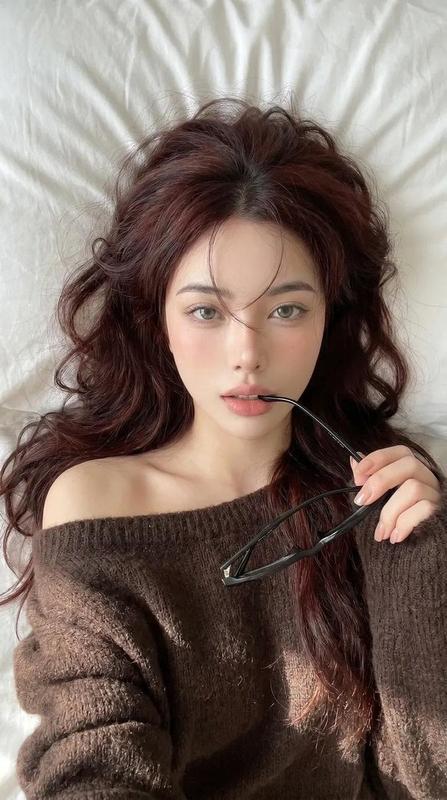 Bedsheet Glasses Selfie